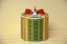 Lade das Bild in den Galerie-Viewer, Villeroy & Boch Nostalgic Melody Geschenkpaket rund mit Spieluhr  NEU