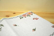 Lade das Bild in den Galerie-Viewer, Villeroy & Boch Tischläufer Gobelin Läufer New Flowers  NEU