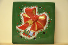 Lade das Bild in den Galerie-Viewer, Villeroy & Boch Christmas Toys Geschenkpaket eckig-groß ( Spieluhr) St. Claus NEU