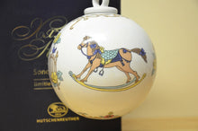 Lade das Bild in den Galerie-Viewer, Hutschenreuther Weihnachtskugel XXL Limited Edition Dekor Schaukelpferd NEU