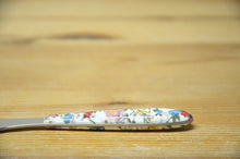 Charger l'image dans la galerie, Easy Life Garden Dreams Buttermesser mit dekoriertem Griff NEU