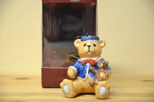 Charger l'image dans la galerie, Villeroy & Boch Christmas Teddies Bär mit Teddy NEU