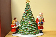 Lade das Bild in den Galerie-Viewer, Villeroy & Boch Christmas Toys Santa am Baum NEU