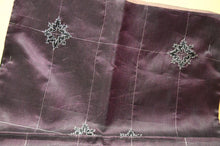 Lade das Bild in den Galerie-Viewer, Villeroy & Boch Christmas Eve Tischläufer bestickt NEU