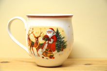 Lade das Bild in den Galerie-Viewer, Villeroy & Boch Toys Delight Becher mit Henkel Santas Geschenke NEU