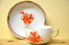 Charger l&#39;image dans la galerie, Herend Apponyi orange Chinese Bouquet tasse à thé avec soucoupe
