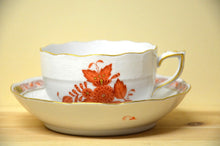 Charger l&#39;image dans la galerie, Herend Apponyi orange Chinese Bouquet tasse à thé avec soucoupe
