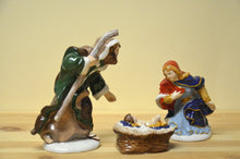 Lade das Bild in den Galerie-Viewer, Villeroy &amp; Boch Nativity Story  hl. Familie
