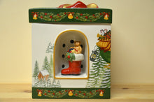 Charger l&#39;image dans la galerie, Villeroy &amp; Boch Christmas Toys Geschenkpaket eckig-groß ( Spieluhr) St. Claus NEU
