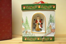 Lade das Bild in den Galerie-Viewer, Villeroy &amp; Boch Christmas Toys Geschenkpaket eckig-groß ( Spieluhr) St. Claus NEU

