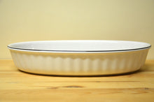 Load image into Gallery viewer, Villeroy &amp; Boch Naif casserole dish 22 cm
