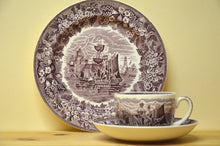 Load image into Gallery viewer, Wedgwood Ferrara Violett Kaffeegedeck 3- teilig
