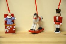 Lade das Bild in den Galerie-Viewer, Villeroy &amp; Boch Nostalgic Ornaments Spielzeuge NEU

