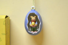 Lade das Bild in den Galerie-Viewer, Villeroy &amp; Boch Bunny Tales Ornament-Ei Max in blauem Ei NEU
