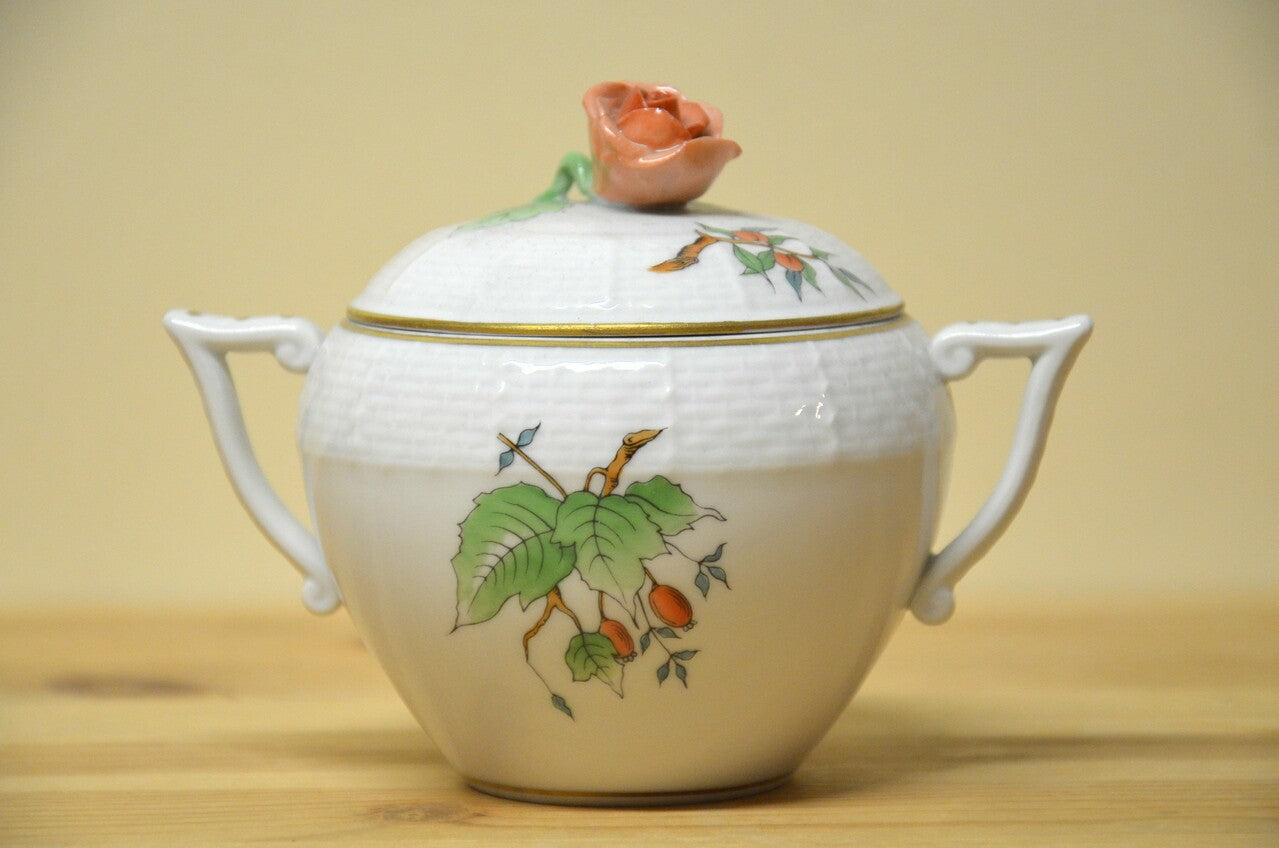 Herend Rosehip Sugar Bowl – Porzellanland
