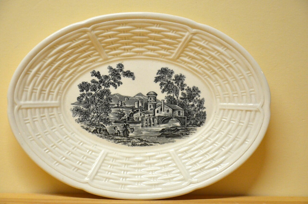 Wedgwood Gold Doric breakfast plate