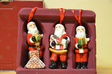 Charger l&#39;image dans la galerie, Villeroy &amp; Boch Nostalgic Ornaments Santas 3 x NEU
