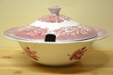 Lade das Bild in den Galerie-Viewer, Wedgwood Avon Cottege rot Ragoutschüssel mit Deckel
