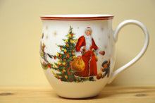 Lade das Bild in den Galerie-Viewer, Villeroy &amp; Boch Toys Delight Becher mit Henkel Santa mit Teddy NEU
