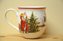 Lade das Bild in den Galerie-Viewer, Villeroy &amp; Boch Toys Delight Becher mit Henkel Santa mit Teddy NEU
