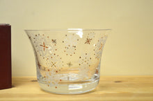 Lade das Bild in den Galerie-Viewer, Villeroy &amp; Boch Christmas Snow Windlicht mittel NEU
