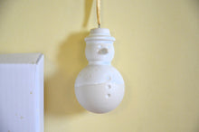 Load image into Gallery viewer, Villeroy &amp; Boch Winter Glow Ornament Schneemann NEU
