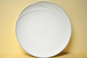 Hutschenreuther Maxim's de Paris white with black rim dinner plate