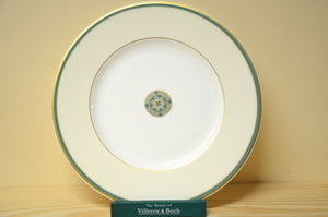 Villeroy &amp; Boch Villa Medici with medallion cake / breakfast plate