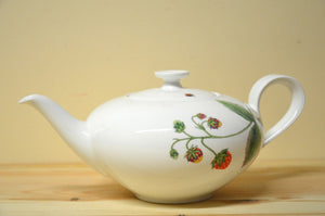 Villeroy &amp; Boch Wildberries teapot