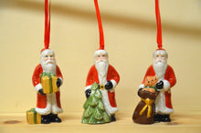 Lade das Bild in den Galerie-Viewer, Villeroy &amp; Boch Nostalgic Ornaments Santas 3 x NEU
