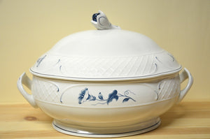 Villeroy &amp; Boch Val bleu oval bowl with lid