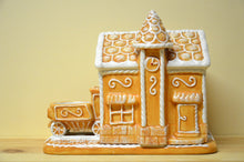 Load image into Gallery viewer, Villeroy &amp; Boch Winter Decoration Delight locomotive hall NEW
