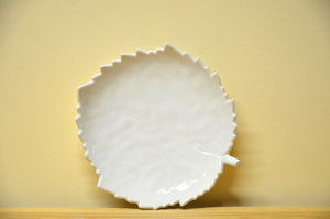 KPM field flower relief on board leaf-shaped side dish